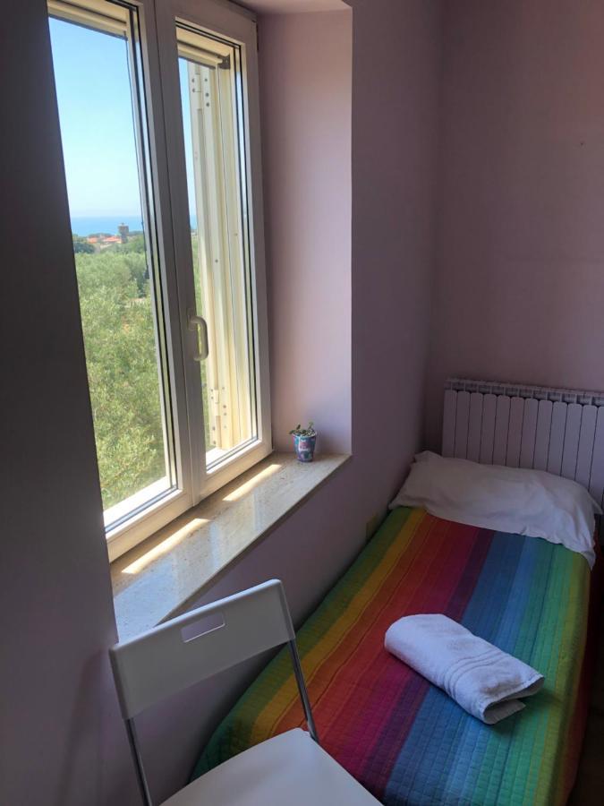 Cali-Formia B&B エクステリア 写真
